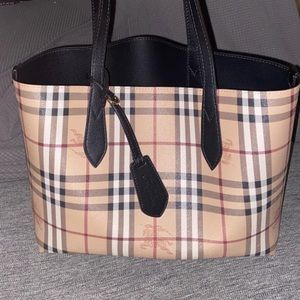Burberry Reversible tote bag